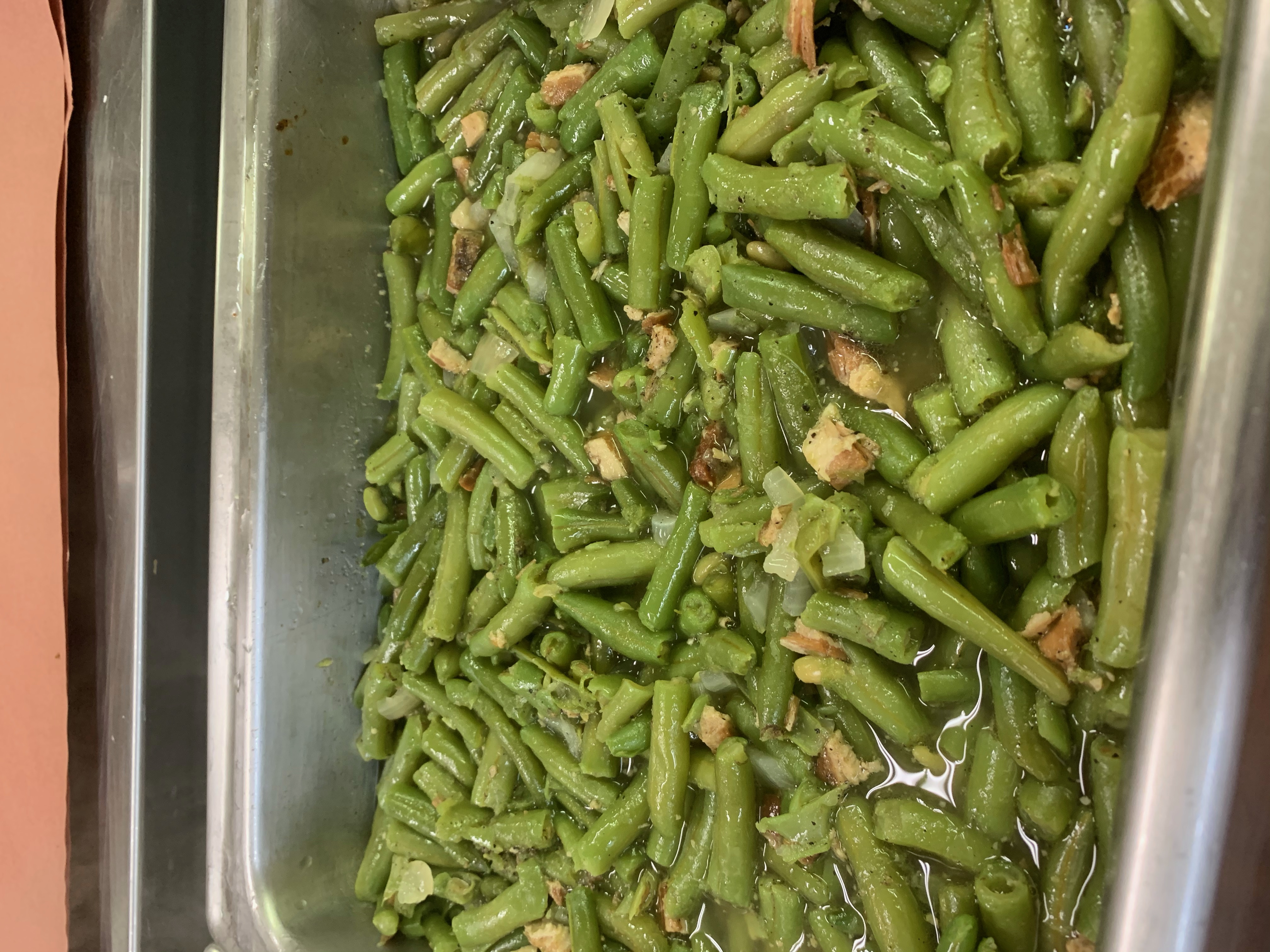 Green beans with bacon and onion